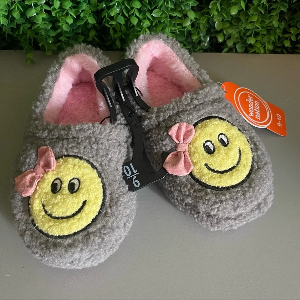 Smiley Face Toddler Girls Size 9/10 Grey Aline Slipper, NEW